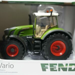 1/32 Fendt 828 Vario with Front Wheel Assist
